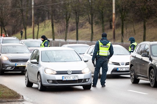 Pasitikrinkite: skelbia, kada lapkritį policija vykdys patikrinimus keliuose