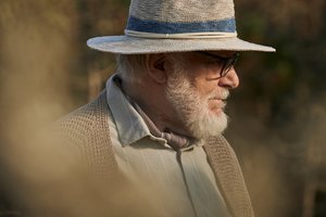 Talino kino festivalyje – apdovanojimas už gyvenimo nuopelnus J. Budraičiui ir filmo „Smėlis tavo plaukuose“ pasaulinė premjera 