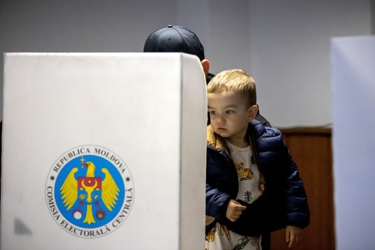 Prisiekė naujoji Moldovos vyriausybė