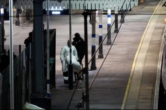 Londoną sukrėtė masinis išpuolis peiliu: 10 žmonių atsidūrė ligoninėje, liudininkas pasidalijo išgyvenimais