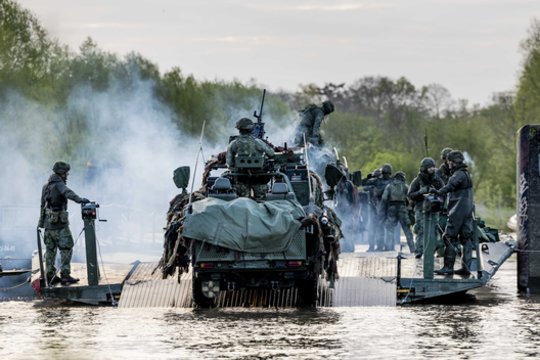 Virš NATO oro bazės Belgijoje – vėl pastebėti nežinomi dronai: atskleidė detales