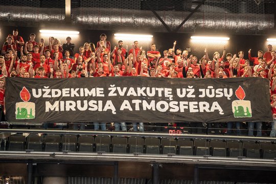 „Ryto“ ir „Žalgirio“ sirgaliai stebino originalumu: mačo proga – kandžios žinutės