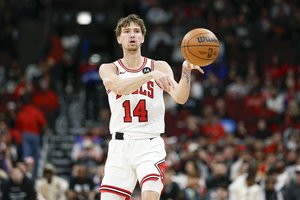 Tritaškius sėkmingai metęs M. Buzelis patyrė pirmąjį pralaimėjimą NBA sezone