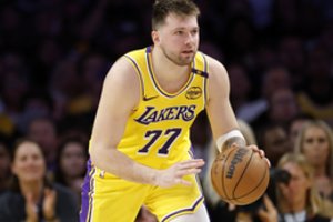 K. Jakučionis nuo suolo stebėjo L. Dončičiaus tritaškes „plytas“ ir dar vieną „Heat“ nesėkmę