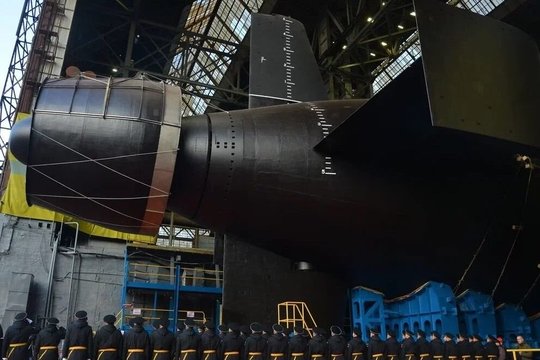 Rusija į vandenį nuleido povandeninį laivą, galintį gabenti branduoliniu ginklu apginkluotą droną