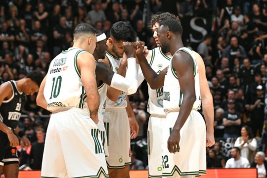 Traumą patyrus dar vienam aukštaūgiui Eurolygos komanda lieka be centrų