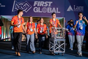 Lietuvos moksleiviai robotikos varžybose Panamoje laimėjo sidabro medalį