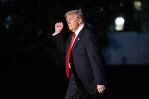 D. Trumpas: prieš migrantus nukreipti ICE reidai nebuvo pakankamai griežti