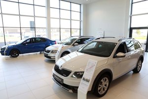 Naujų lengvųjų automobilių rinka išlaikė įspūdingą augimo tempą