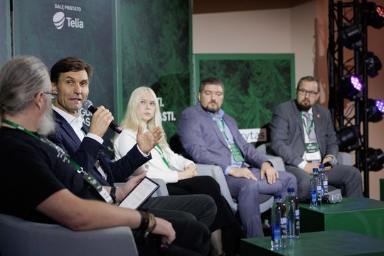 Pabrėžia būtinybę informaciją tikrinti keliuose šaltiniuose: užsiminė apie kartų problemas