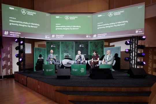 DI intelektas puikiai pasitarnauja kibernetinėse atakose: ragina nevengti pokalbio su vyresniais apie grėsmes 
