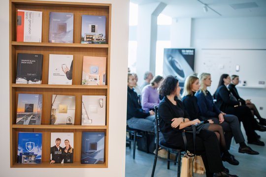 JUNG diskusija apie interjero dizainą: kaip detalės formuoja kasdienybę?