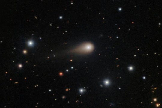 Tarpžvaigždinė kometa elgiasi ne taip, kaip tikėtasi