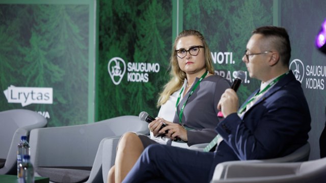 Verta žinoti: atsakė, kaip apsaugoti savo lėšas atėjus dienai „X“