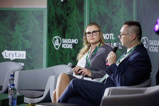 Verta žinoti: atsakė, kaip apsaugoti savo lėšas atėjus dienai „X“