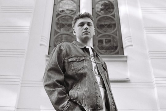 Hitų prodiuseris Faustas Venckus debiutuoja su daina „Negaliu Tavęs Pakęst“