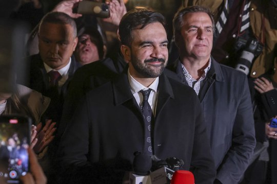 Niujorko mero rinkimus laimėjęs Z. Mamdani prakalbo apie nuverstą dinastiją: „Ateitis – mūsų rankose“