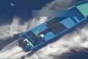 JAV skelbia vėl smogusios narkotikų kontrabandininkų laivui