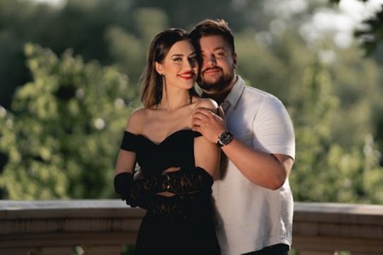 Susižadėjo Dainotas Varnas ir Ieva Barbora Juozapaitytė: žinią kurį laiką pavyko nuslėpti