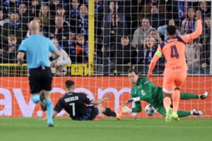 Iš „Club Brugge“ pergalę prieš „Barcelona“ atėmė VAR, Marselyje VAR netikėtai pergalę padovanojo „Atalanta“ klubui