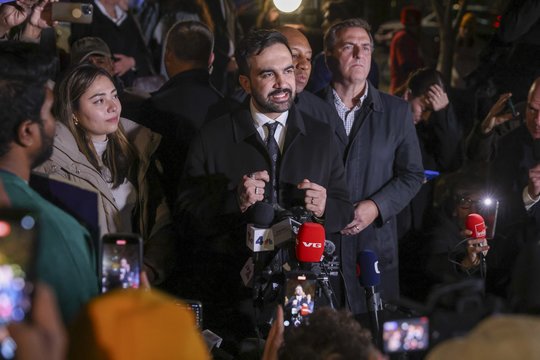 Išrinktasis Niujorko meras pasirengęs su D. Trumpu aptarti amerikiečių pragyvenimo išlaidas