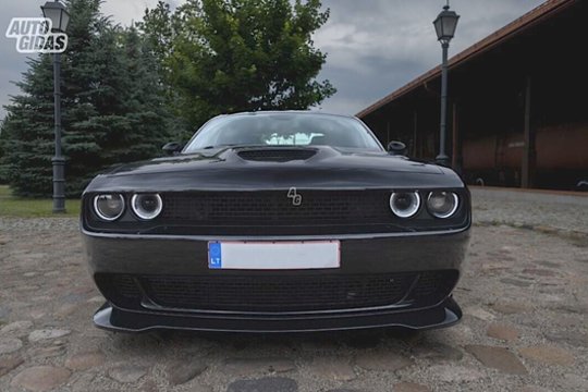 Išskirtinė galimybė pasimėgauti „amerikietiškais raumenimis“: Dodge Challenger 392 Scat Pack