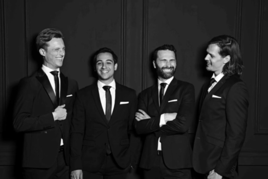 Lietuvoje koncertuosiantys „The Dutch Tenors“ atgaivino miuziklo „Didysis šou meistras“ hitą