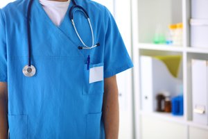 Budelis su chalatu: slaugytojas nužudė 10 pacientų – norėjo pasilengvinti naktines pamainas