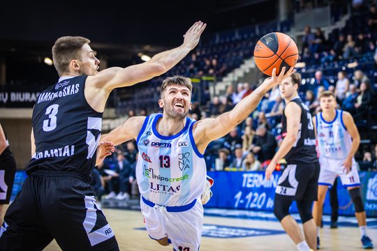„Nevėžis“ ir „Jonava“ vienas kitam dalino nokdaunus, tačiau pergalę KMT įsirašė kėdainiečiai