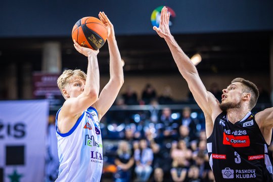 „Nevėžis“ ir „Jonava“ vienas kitam dalino nokdaunus, tačiau pergalę KMT įsirašė kėdainiečiai