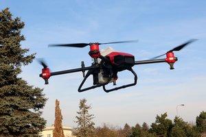 Amerikiečiai ėmėsi naujo metodo: vilkus baido dronais