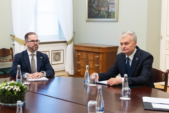 Sprendimas aiškus, bet parašo dar nėra: tarp G. Nausėdos ir „socdemų“ – galios žaidimai dėl kelių pavardžių