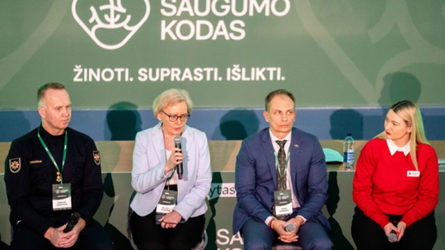 Pabrėžia – pasirengę turime būti ne tik karo grėsmėms: atsakė, kur išsiskiriame