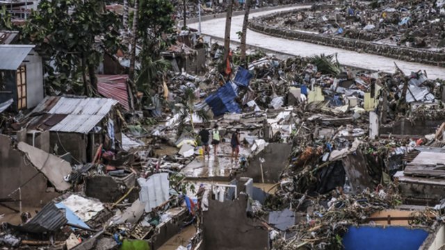 Filipinuose – vėl taifūno pavojus: namus paliko beveik milijonas gyventojų