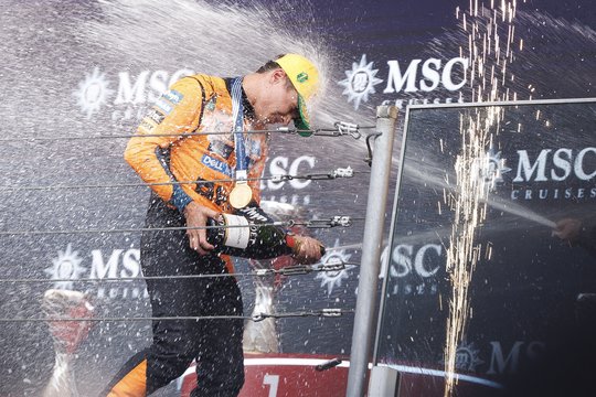 „Formulės 1“ lenktynėse Brazilijoje – neįtikėtinas M. Verstappeno šuolis ir L. Norriso pergalė