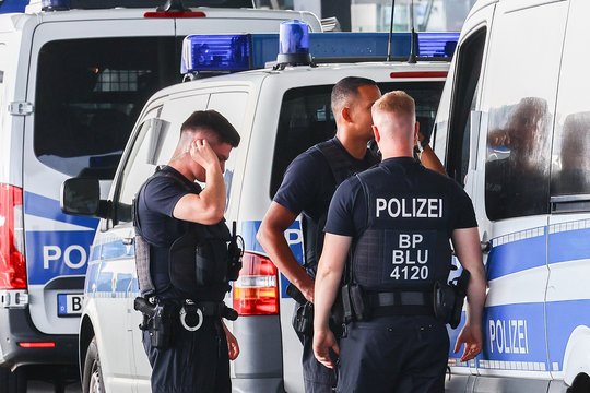 Vokietijoje į Kalėdų mugę įvažiavęs pilietis iš Saudo Arabijos stoja prieš teismą: atskleidė motyvą