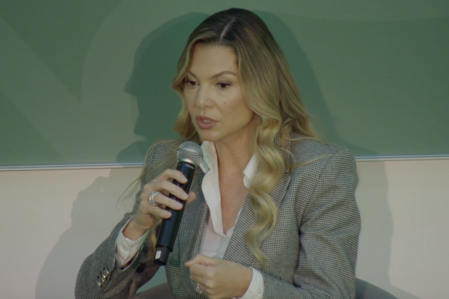 Diskusija „Ar JAV gins savo investicijas regione?“, jos metu įžvalgomis dalijosi dr. Agnia Grigas, ekonomistas Marius Dubnikovas ir komunikacijos ekspertas Mykolas Katkus.