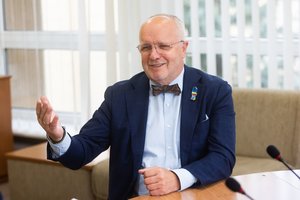 J. Olekas mano, kad antradienį V. Aleknavičienė duos ministrės priesaiką Seime: džiaugiuosi, kad ji pasiruošusi darbui