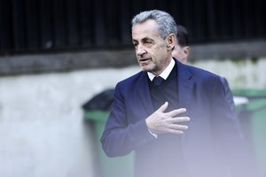 N. Sarkozy išvyko iš kalėjimo