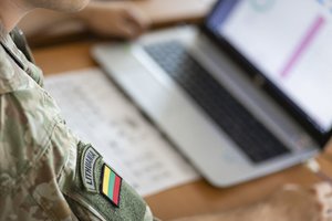 Prasideda tarptautinės kibernetinės gynybos pratybos „Gintarinė migla 2025“