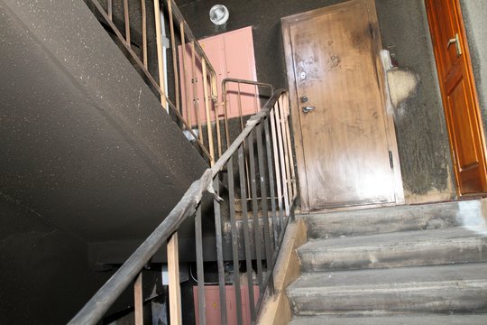 Kaune daugiabutyje padegtos buto durys