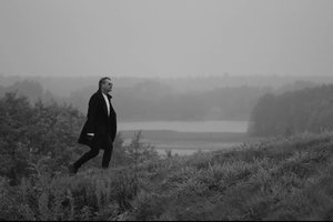 Marijonas Mikutavičius pristato naują vaizdo klipą: spalvų nedaug, bet prasmė stipri