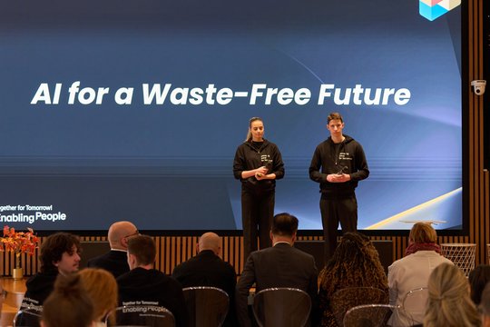 Moksleivių komanda iš Klaipėdos atstovavo Lietuvai tarptautiniame „Solve for Tomorrow“ technologijų konkurse Milane