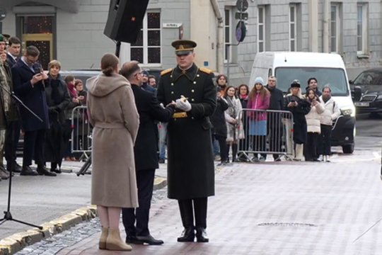 Iškilminga ceremonija KAM: D. Šakalienė perdavė R. Kaunui vėliavą ir skeptrą