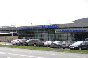 Dėl neatliktos bausmės Lietuvoje ieškomą vyrą britai deportavo už įstatymų pažeidimus