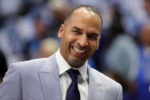 L. Dončičių skandalingai iškeitęs „Mavericks“ vadovas – atleistas