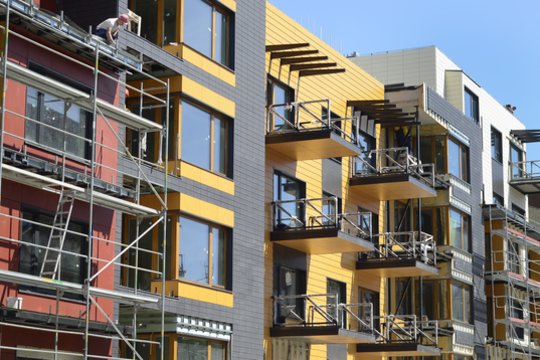 „Swedbank“: būsto įperkamumas toliau auga, bet jį slopins kainų šuoliai