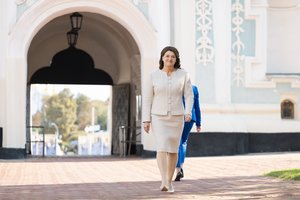 Iš Vyriausybės – žalia šviesa: D. Nausėdienė bus atleista nuo aviacinio saugumo patikros