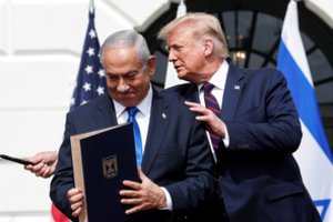 D. Trumpas oficialiai paprašė Izraelio prezidento suteikti malonę B. Netanyahu