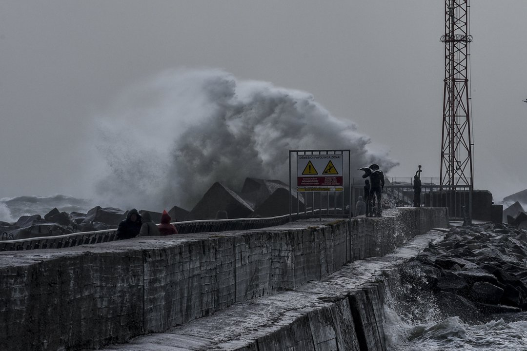 Iš tarnybos – žinia dėl plikledžio ir vėjo